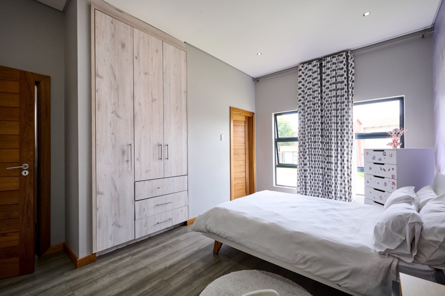 4 Bedroom Property for Sale in Copperleaf Estate Gauteng