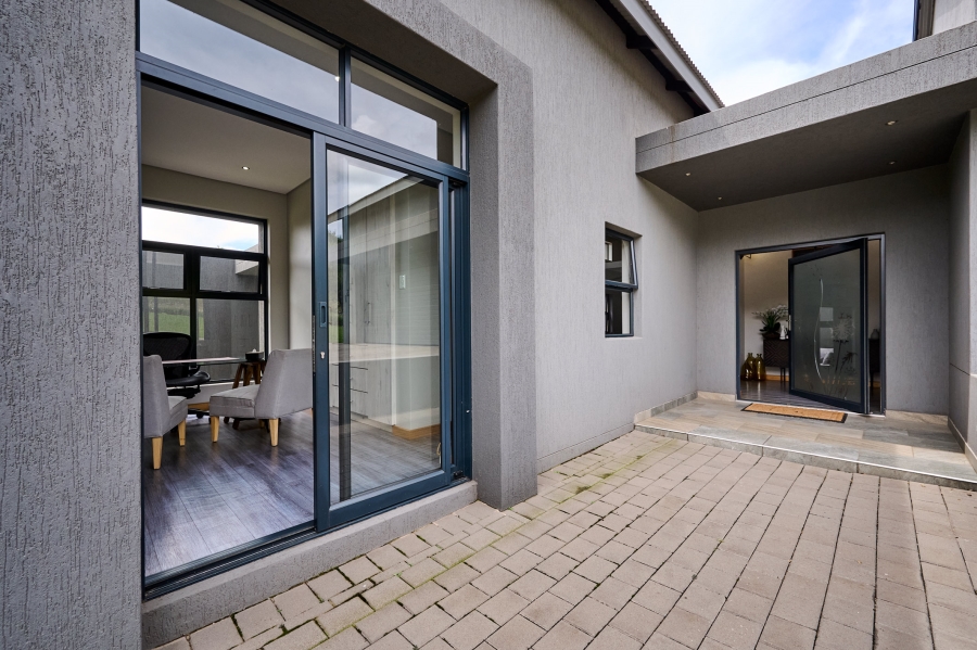 4 Bedroom Property for Sale in Copperleaf Estate Gauteng