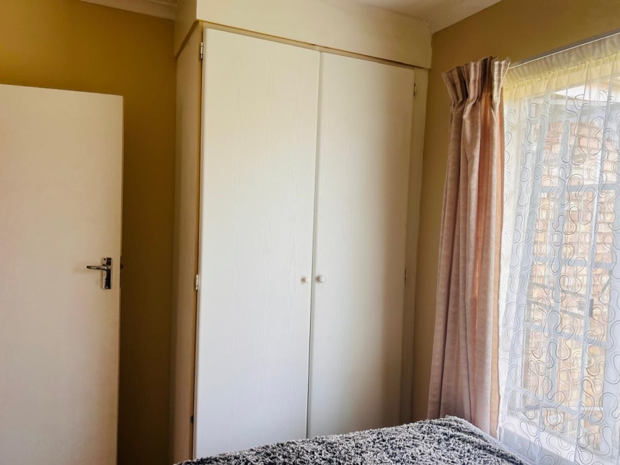 2 Bedroom Property for Sale in Pierre Van Ryneveld Gauteng