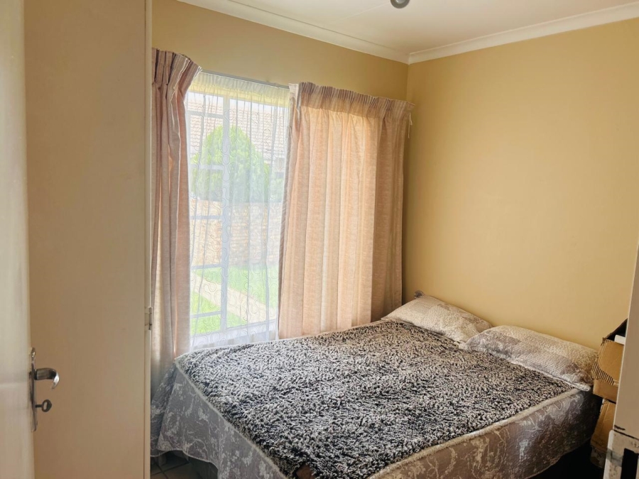 2 Bedroom Property for Sale in Pierre Van Ryneveld Gauteng