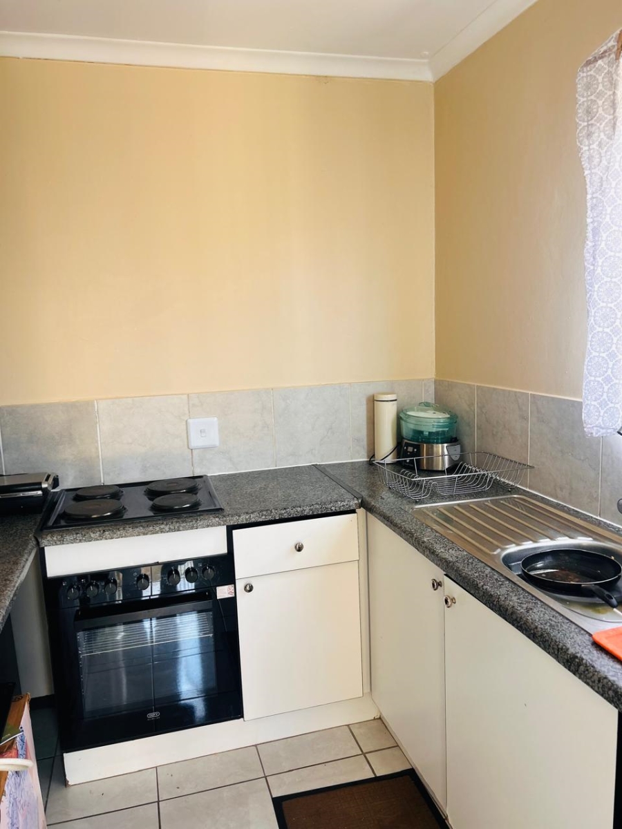 2 Bedroom Property for Sale in Pierre Van Ryneveld Gauteng
