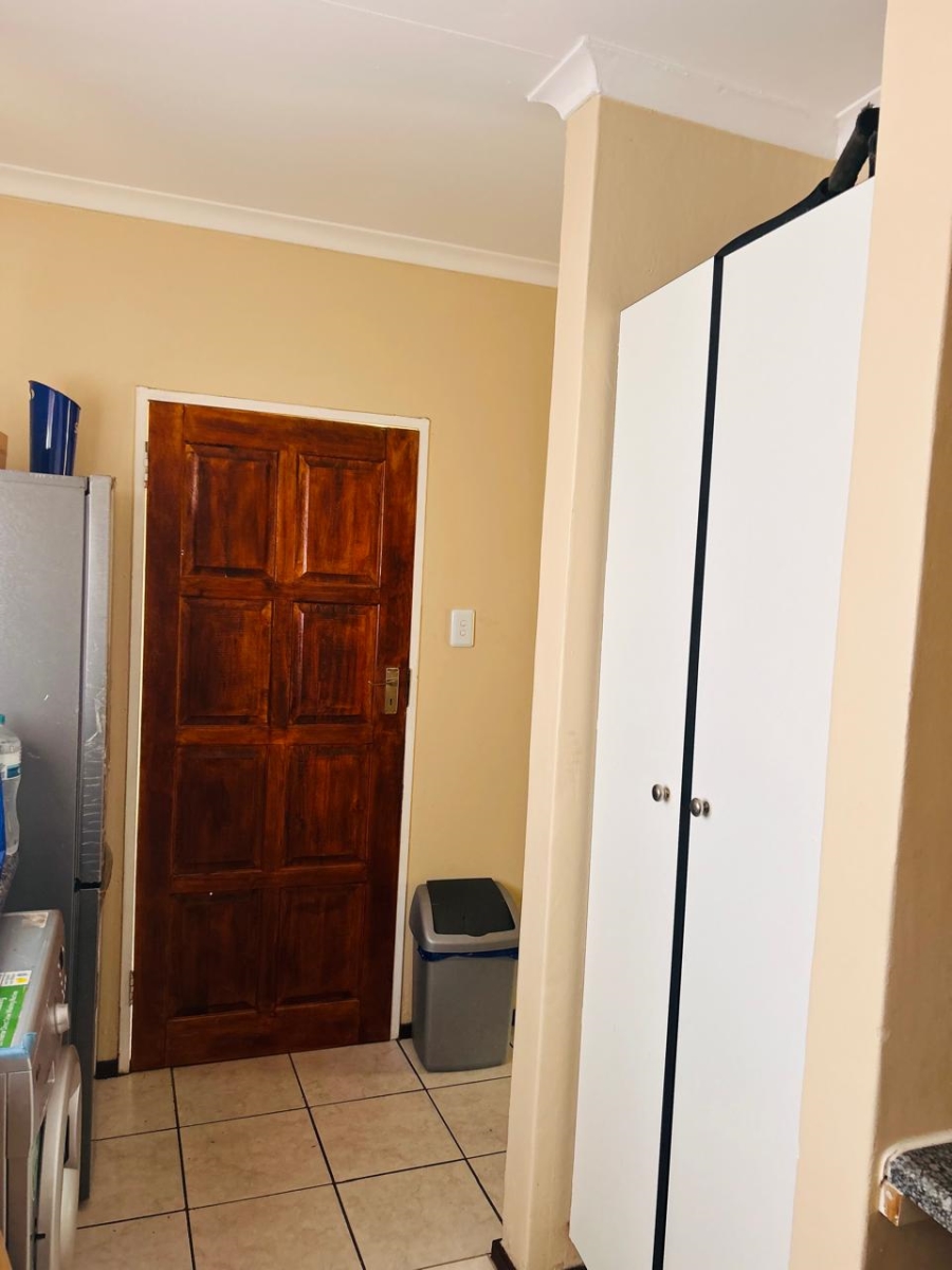 2 Bedroom Property for Sale in Pierre Van Ryneveld Gauteng