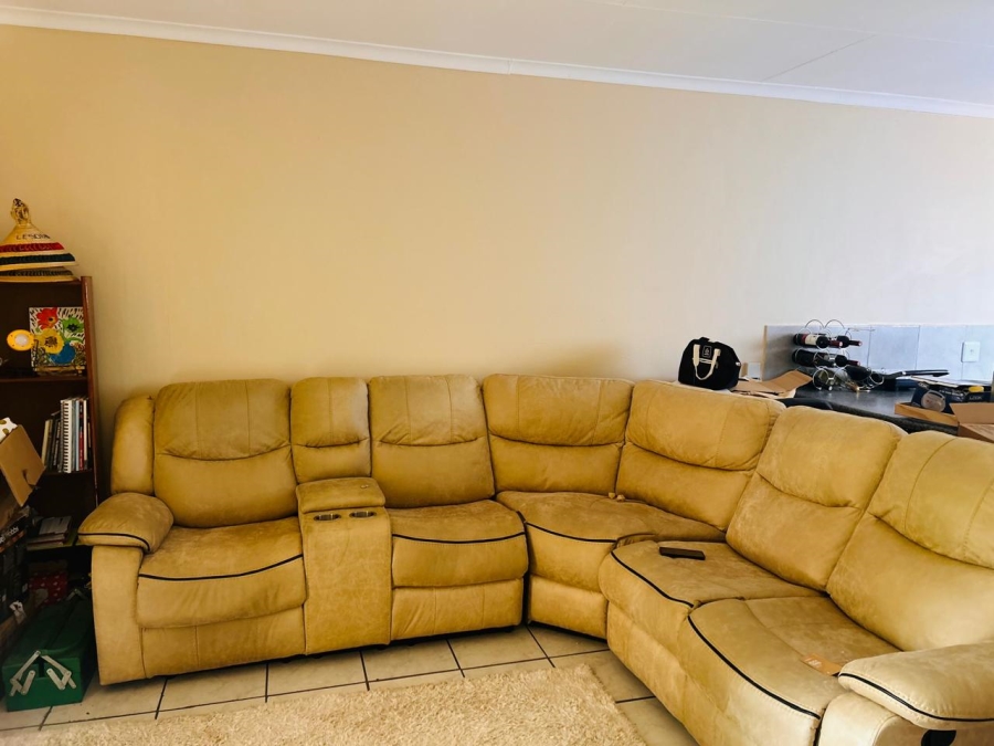 2 Bedroom Property for Sale in Pierre Van Ryneveld Gauteng