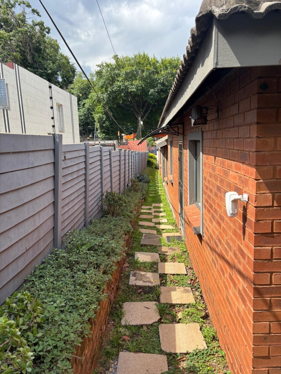 4 Bedroom Property for Sale in Cyrildene Gauteng