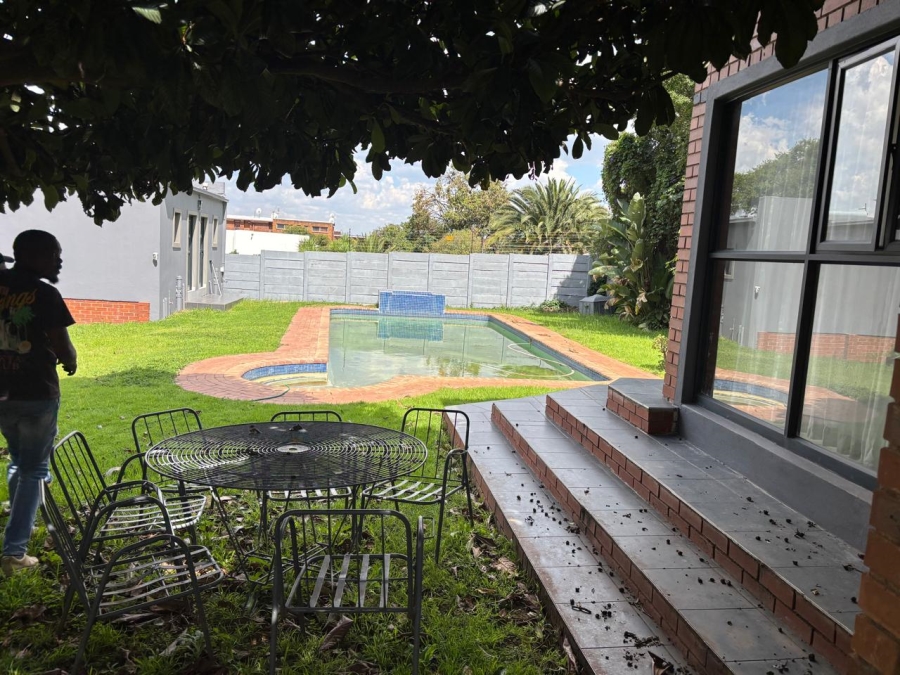 4 Bedroom Property for Sale in Cyrildene Gauteng