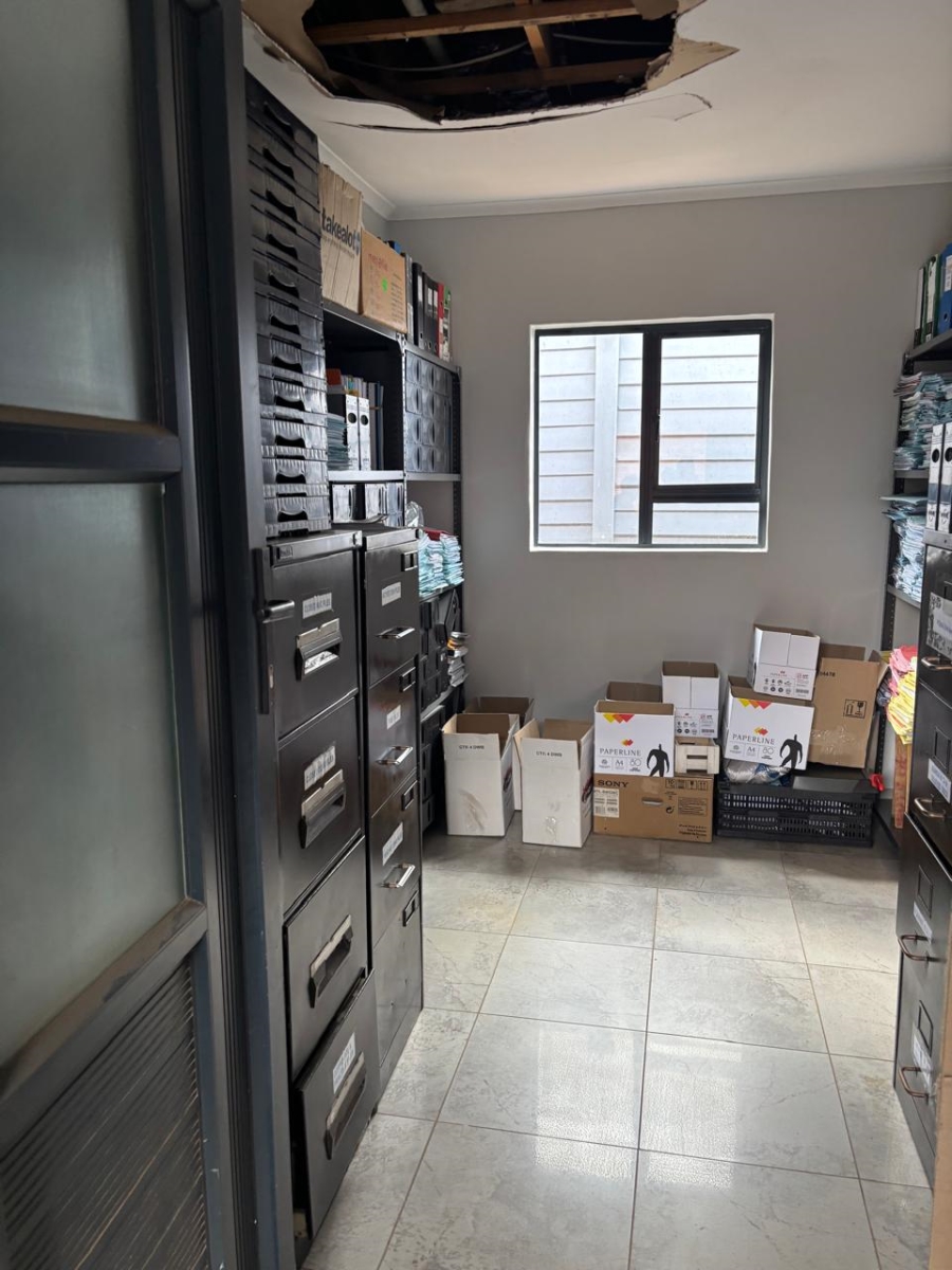 4 Bedroom Property for Sale in Cyrildene Gauteng