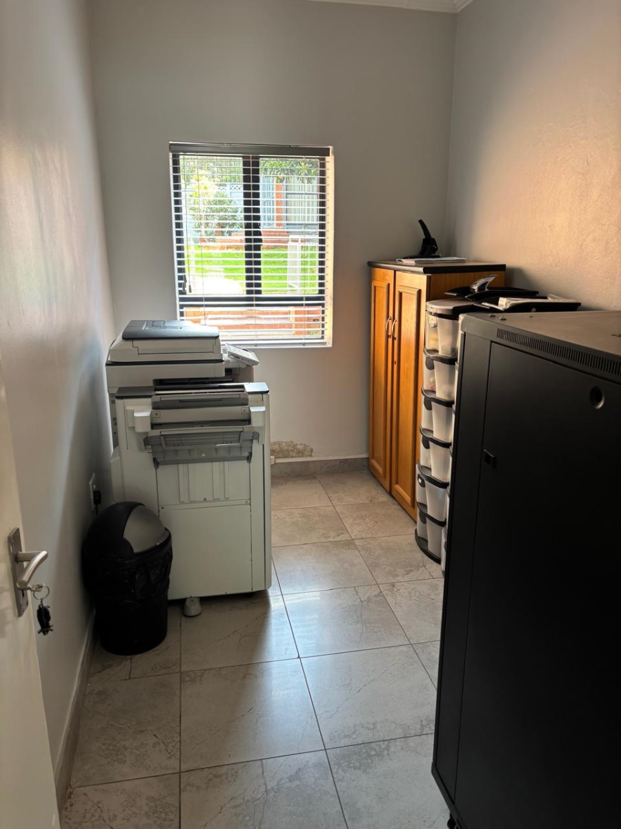 4 Bedroom Property for Sale in Cyrildene Gauteng