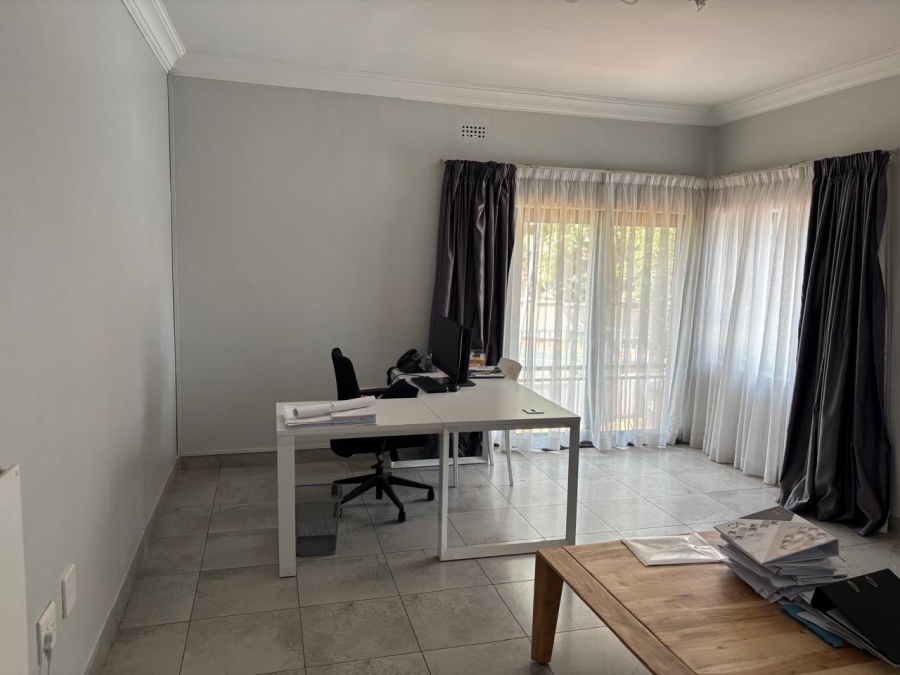 4 Bedroom Property for Sale in Cyrildene Gauteng