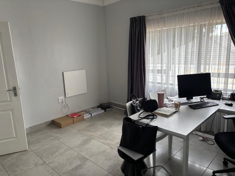 4 Bedroom Property for Sale in Cyrildene Gauteng