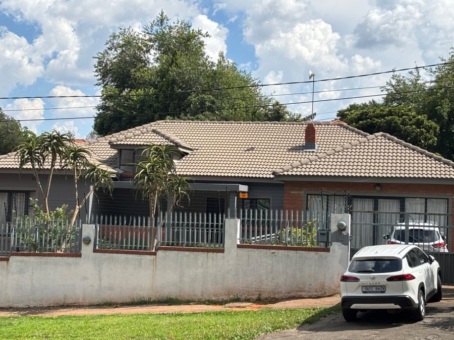 4 Bedroom Property for Sale in Cyrildene Gauteng