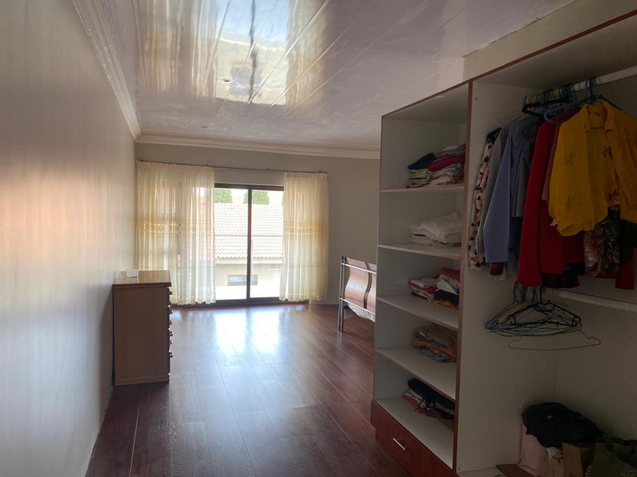 5 Bedroom Property for Sale in Vanderbijlpark SE 8 Gauteng