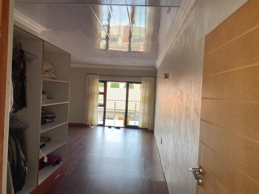 5 Bedroom Property for Sale in Vanderbijlpark SE 8 Gauteng