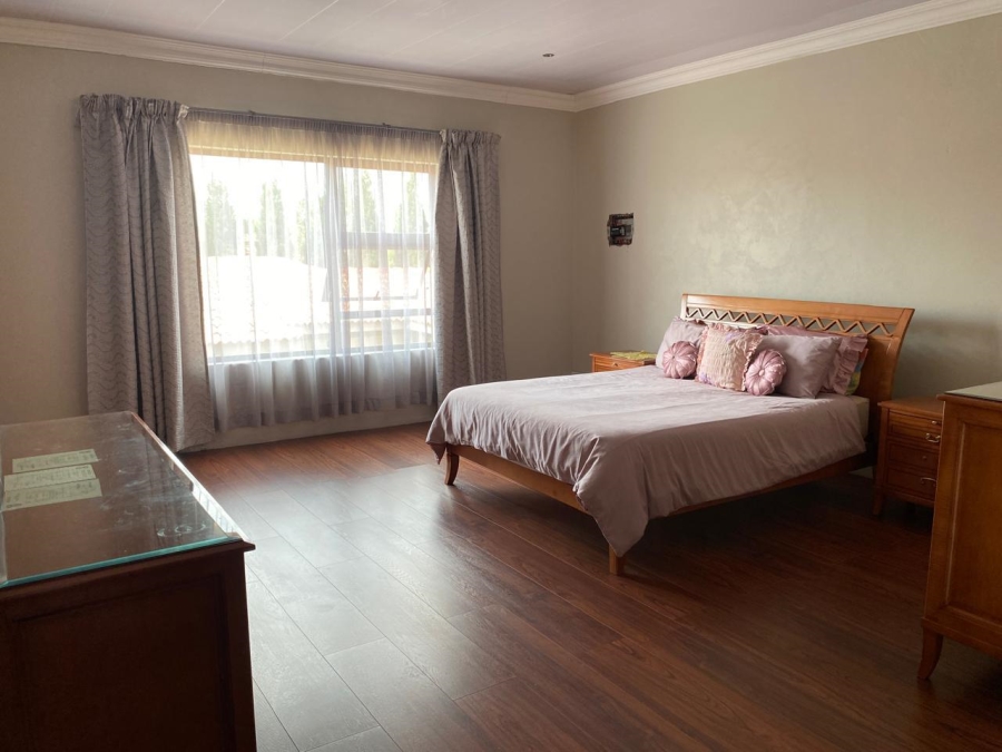 5 Bedroom Property for Sale in Vanderbijlpark SE 8 Gauteng