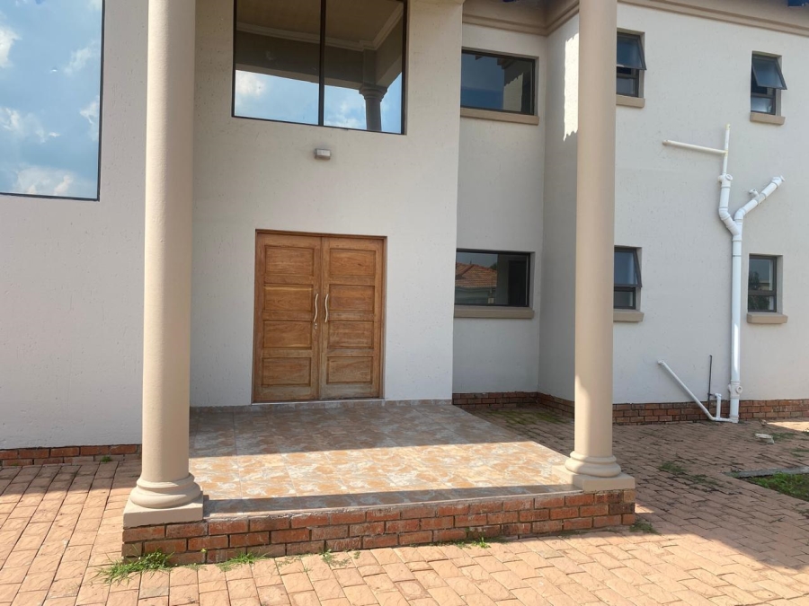 5 Bedroom Property for Sale in Vanderbijlpark SE 8 Gauteng