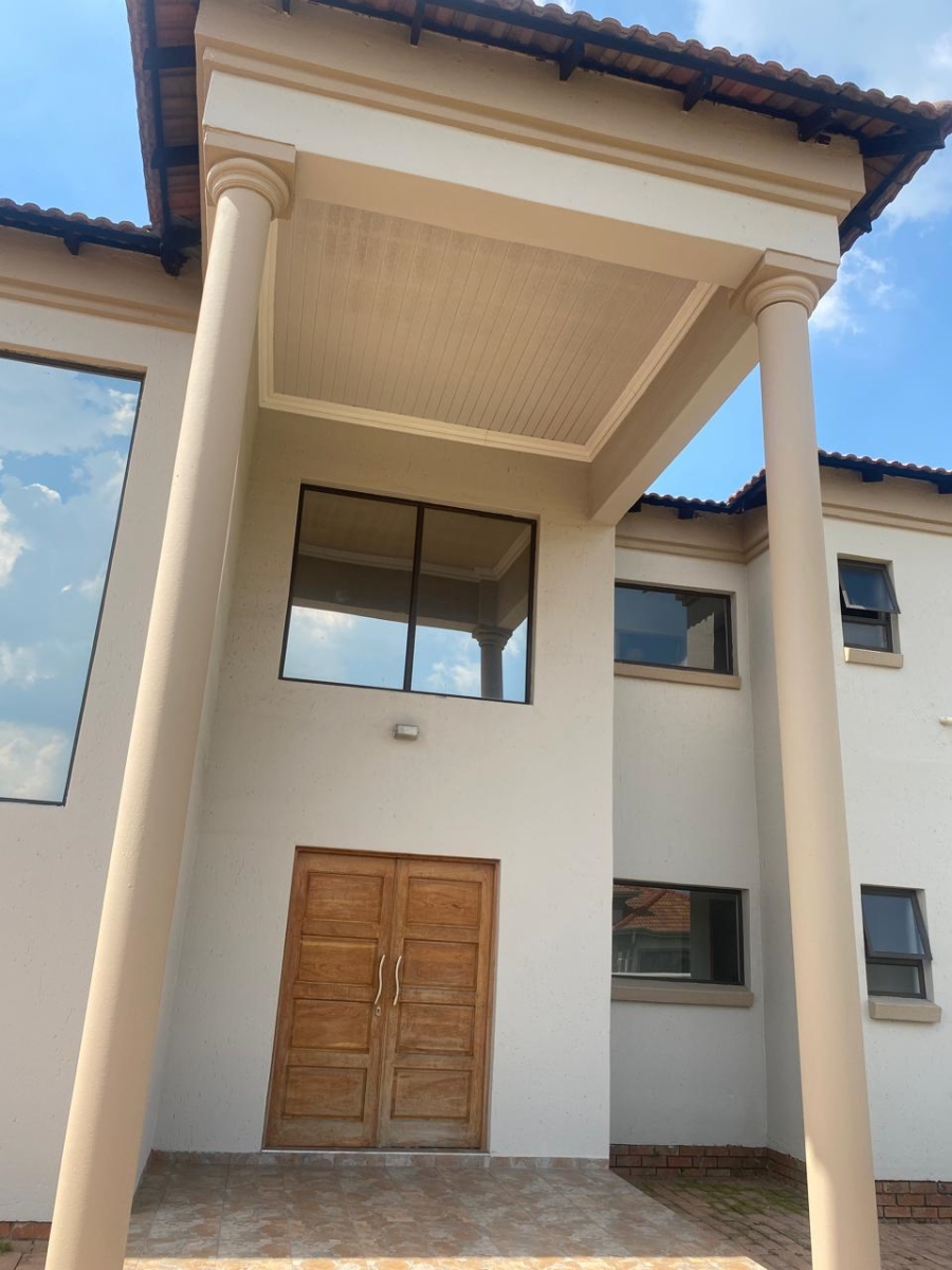 5 Bedroom Property for Sale in Vanderbijlpark SE 8 Gauteng
