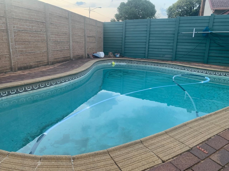 4 Bedroom Property for Sale in Castleview Gauteng