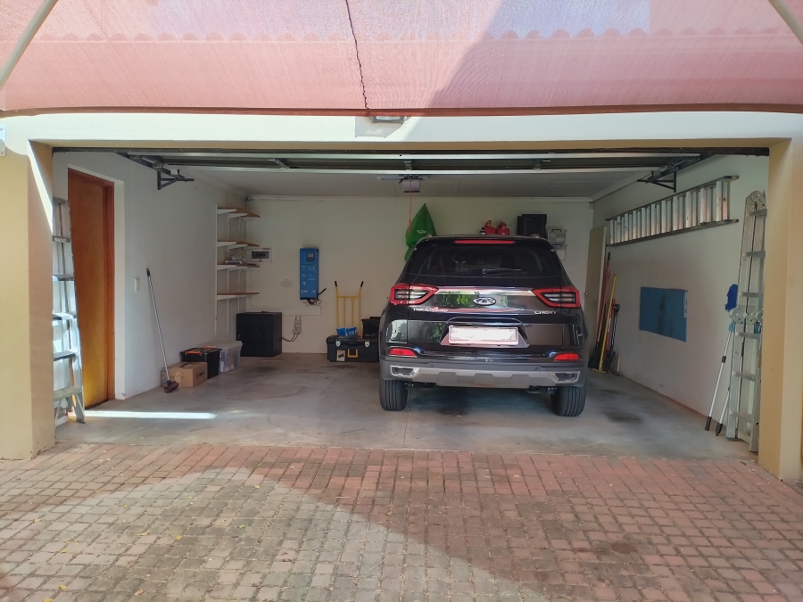 3 Bedroom Property for Sale in Barbeque Downs Gauteng