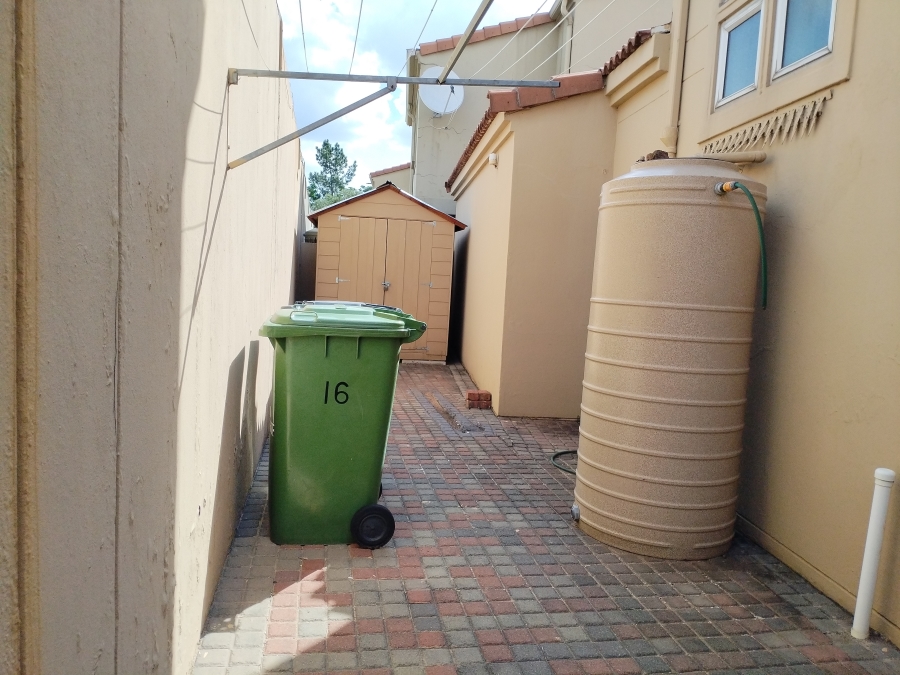 3 Bedroom Property for Sale in Barbeque Downs Gauteng