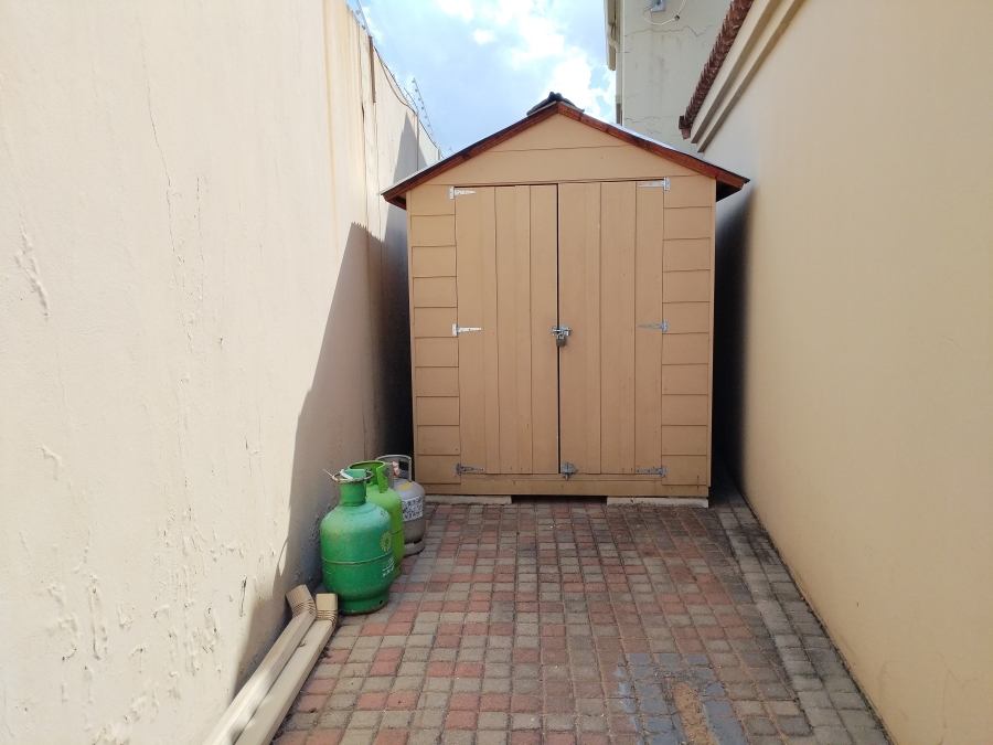3 Bedroom Property for Sale in Barbeque Downs Gauteng