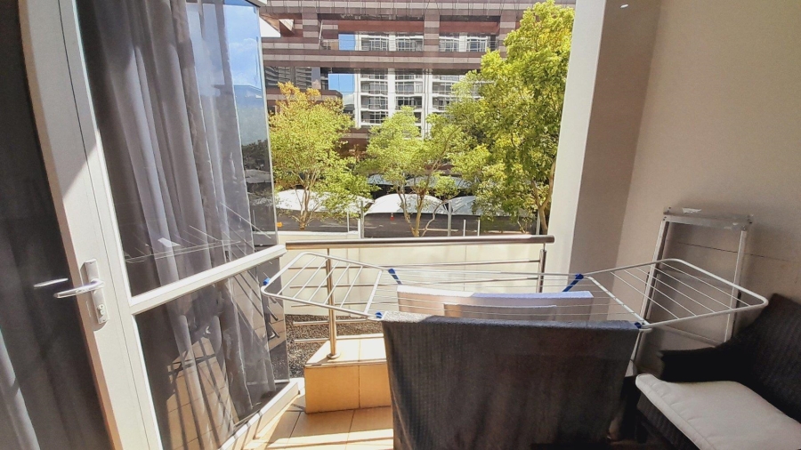 To Let 1 Bedroom Property for Rent in Sandown Gauteng