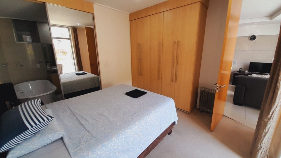 To Let 1 Bedroom Property for Rent in Sandown Gauteng