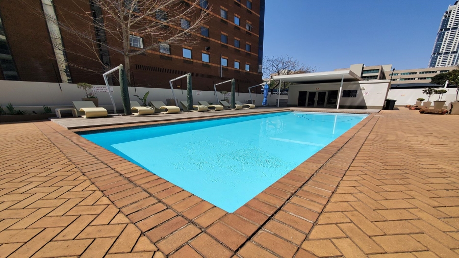 To Let 1 Bedroom Property for Rent in Sandown Gauteng