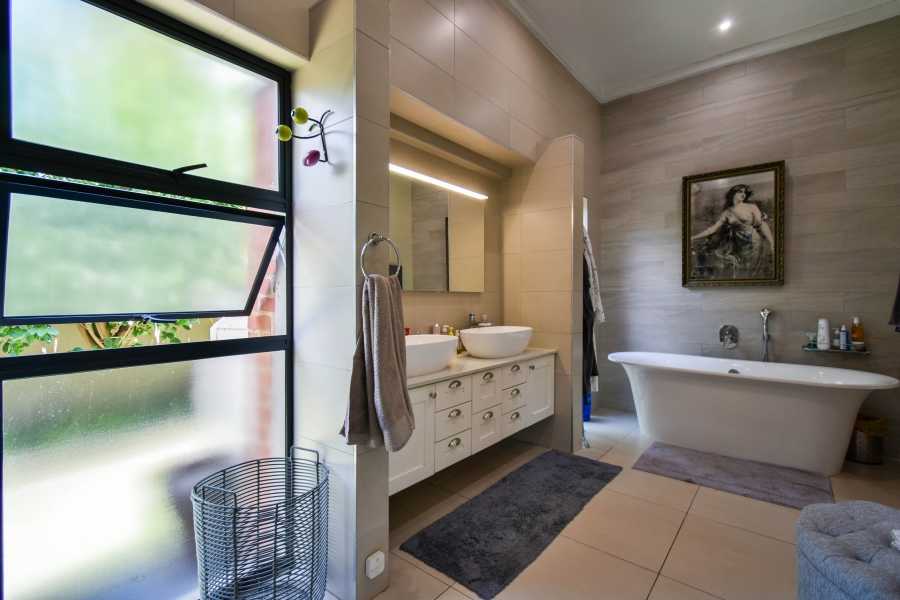 4 Bedroom Property for Sale in Midstream Ridge Gauteng