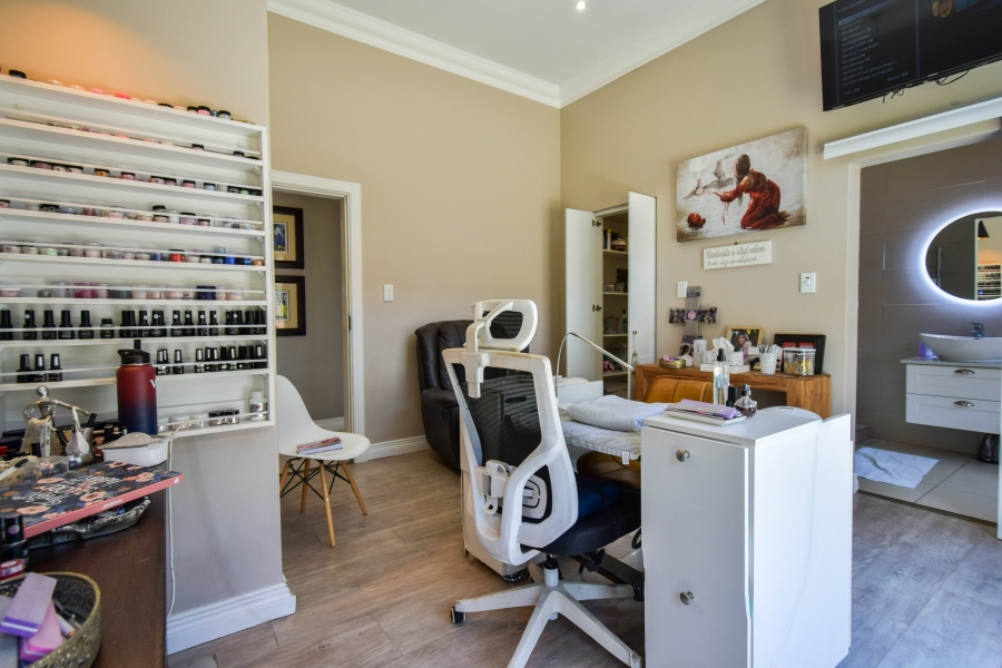 4 Bedroom Property for Sale in Midstream Ridge Gauteng