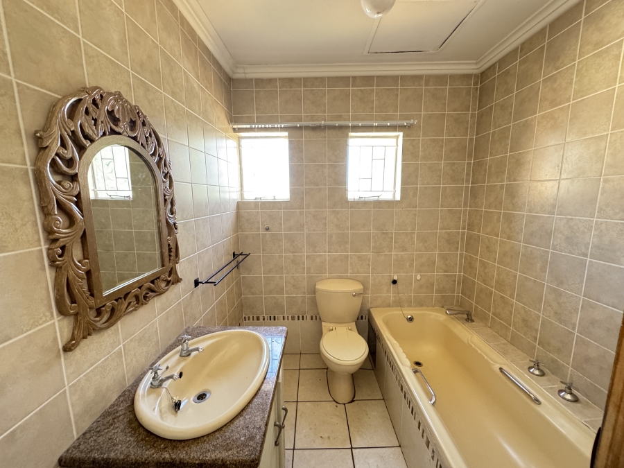 3 Bedroom Property for Sale in Garsfontein Gauteng