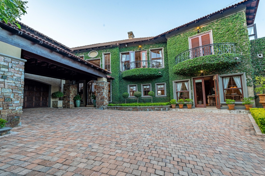 5 Bedroom Property for Sale in Waterkloof Ridge Gauteng