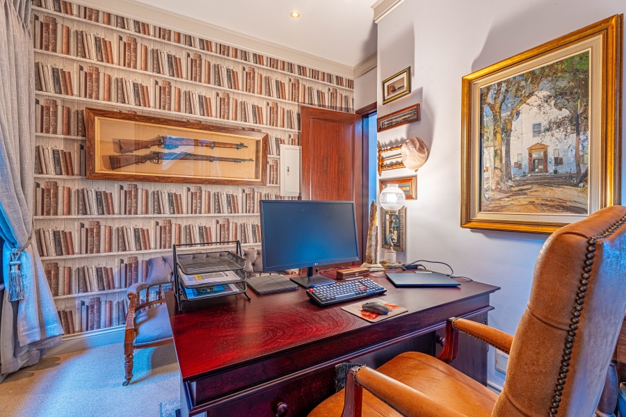 5 Bedroom Property for Sale in Waterkloof Ridge Gauteng