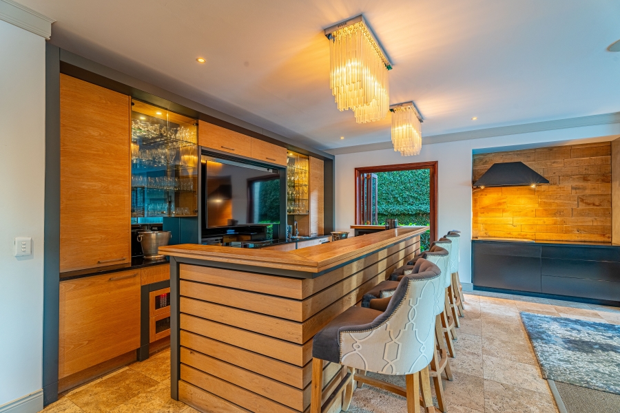 5 Bedroom Property for Sale in Waterkloof Ridge Gauteng