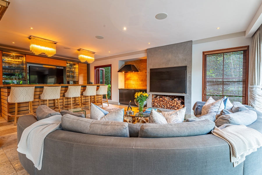 5 Bedroom Property for Sale in Waterkloof Ridge Gauteng