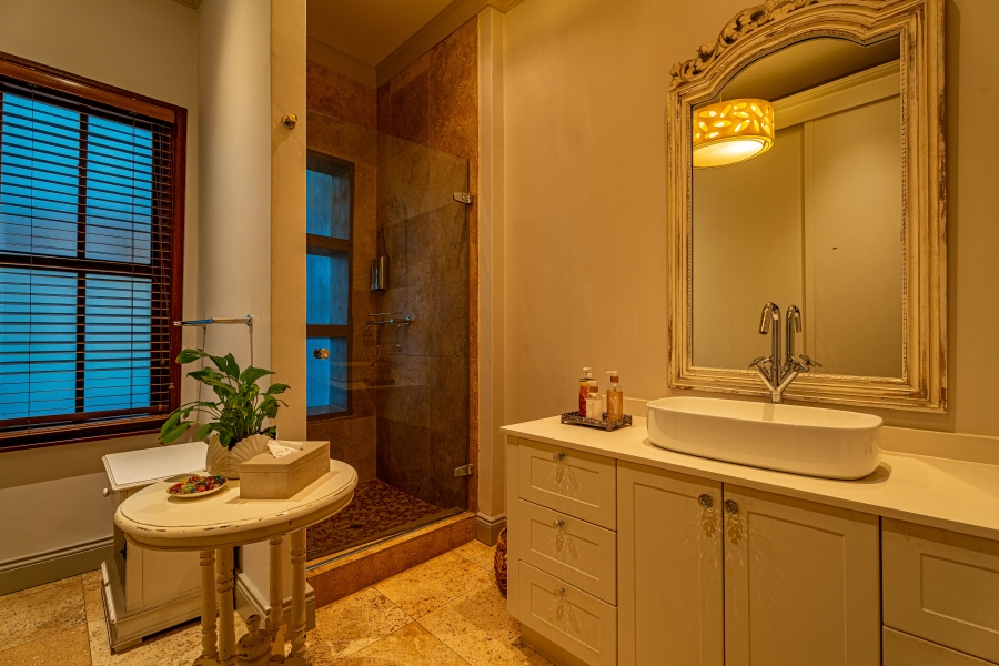 5 Bedroom Property for Sale in Waterkloof Ridge Gauteng