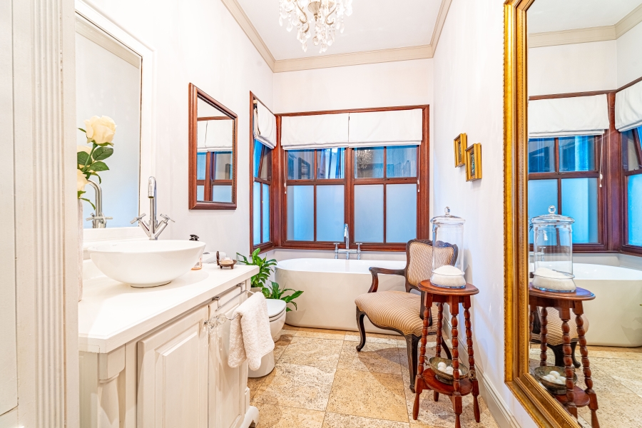 5 Bedroom Property for Sale in Waterkloof Ridge Gauteng