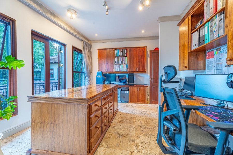 5 Bedroom Property for Sale in Waterkloof Ridge Gauteng