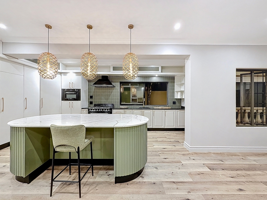 5 Bedroom Property for Sale in Waterkloof Gauteng