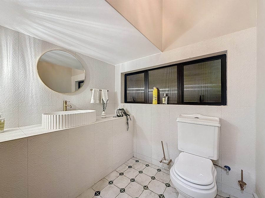 5 Bedroom Property for Sale in Waterkloof Gauteng