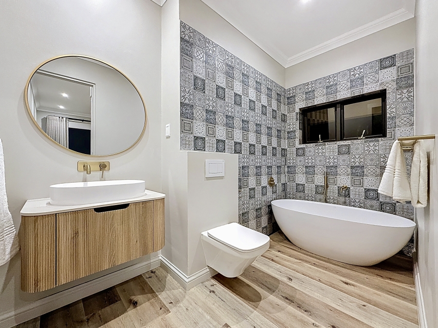 5 Bedroom Property for Sale in Waterkloof Gauteng