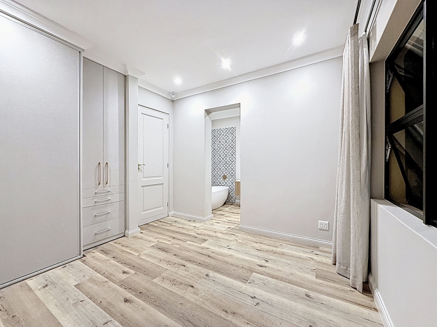 5 Bedroom Property for Sale in Waterkloof Gauteng