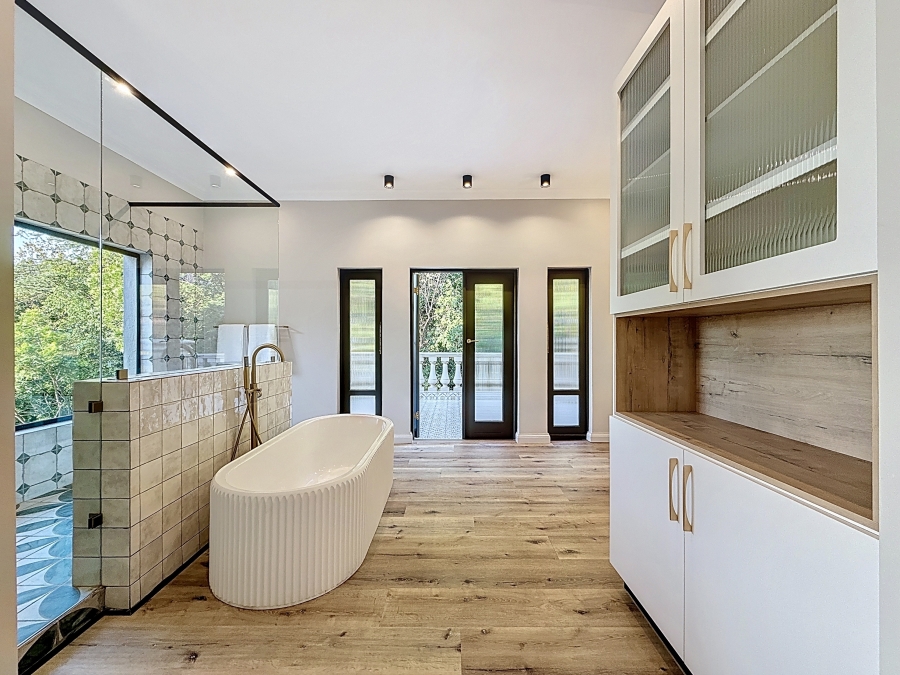 5 Bedroom Property for Sale in Waterkloof Gauteng