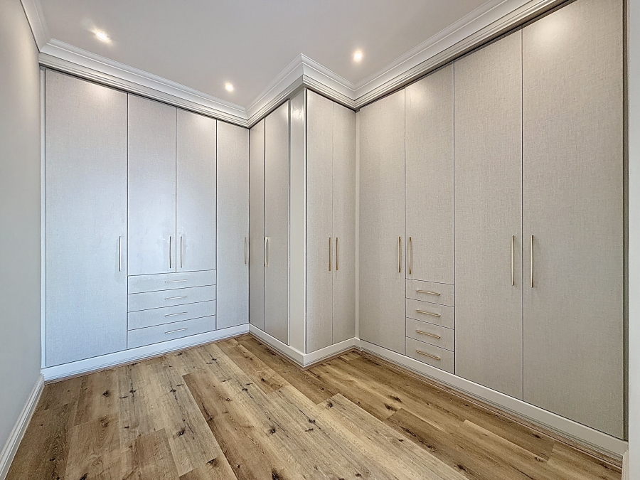 5 Bedroom Property for Sale in Waterkloof Gauteng