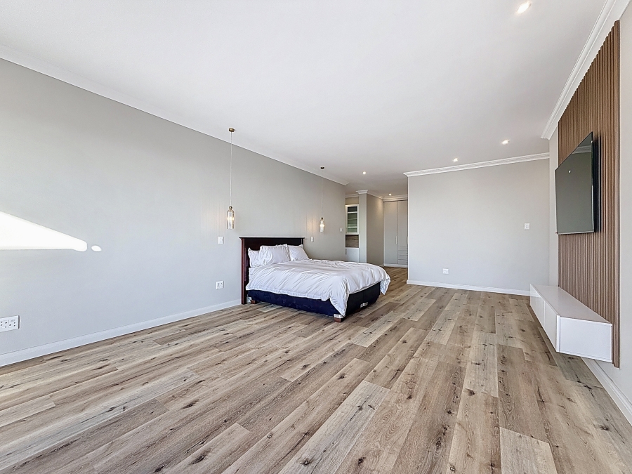 5 Bedroom Property for Sale in Waterkloof Gauteng