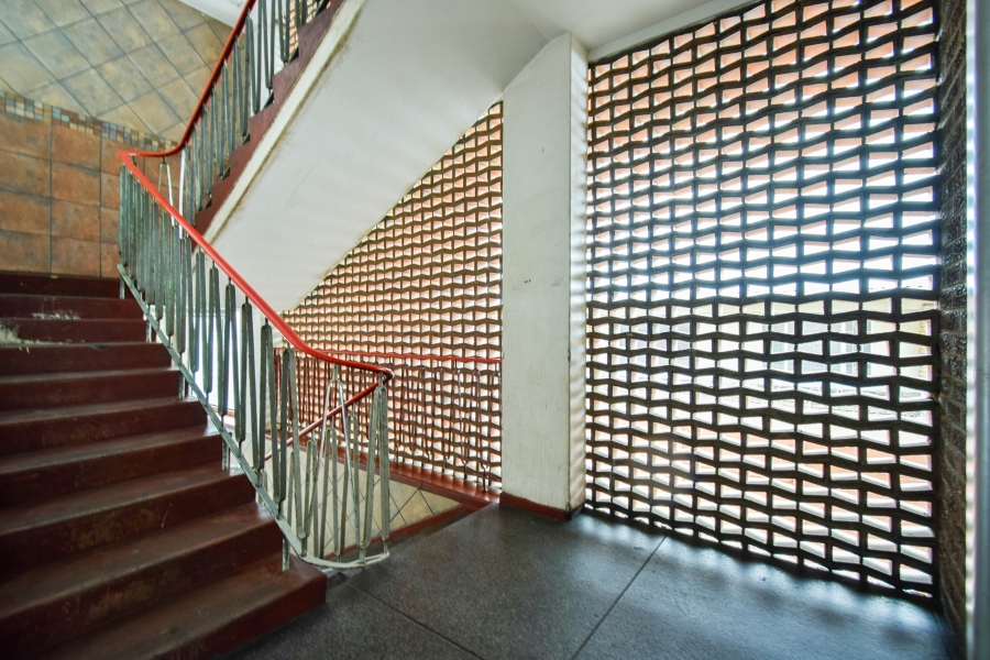 1 Bedroom Property for Sale in Sunnyside Gauteng