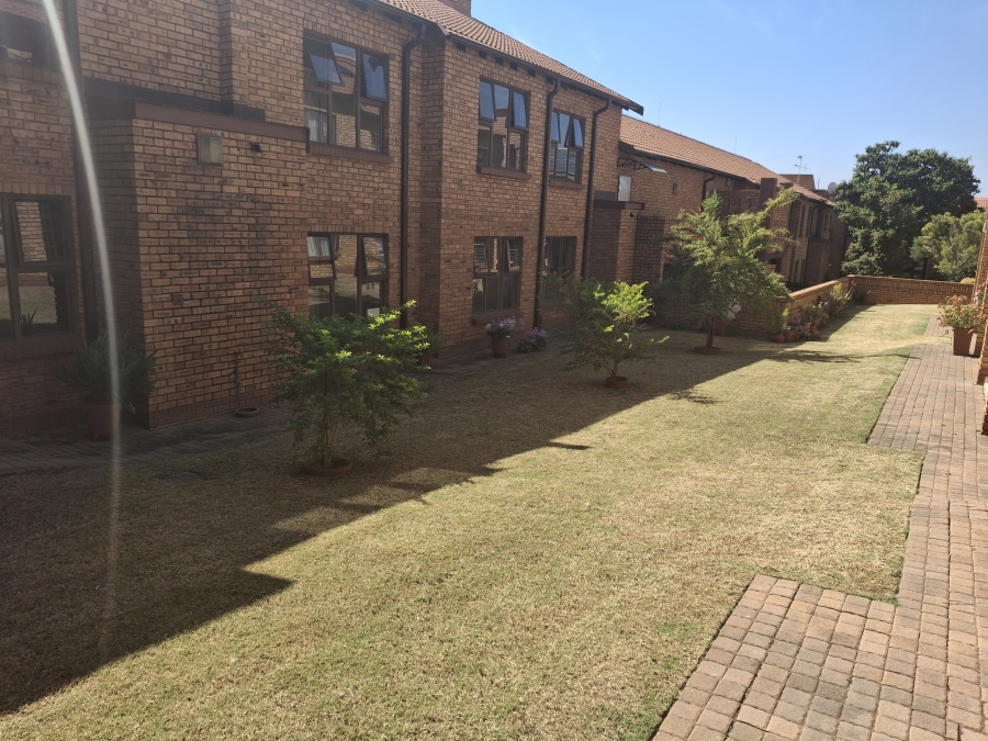 2 Bedroom Property for Sale in Willow Park Manor Gauteng