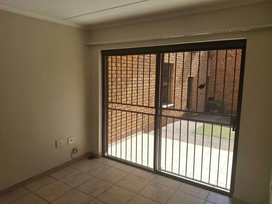 2 Bedroom Property for Sale in Willow Park Manor Gauteng