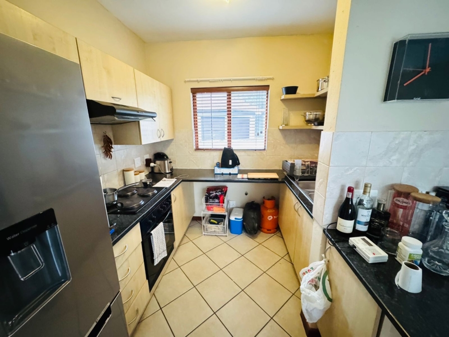 To Let 2 Bedroom Property for Rent in Country View Estate Gauteng