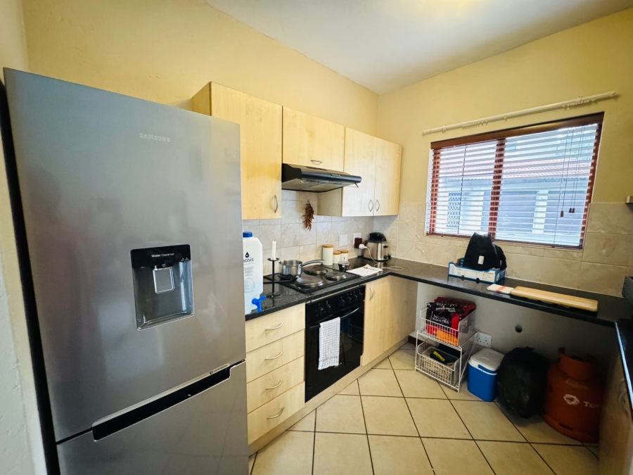 To Let 2 Bedroom Property for Rent in Country View Estate Gauteng