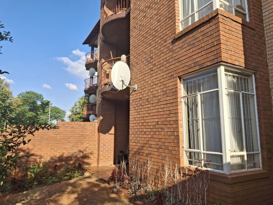 2 Bedroom Property for Sale in Die Wilgers Gauteng
