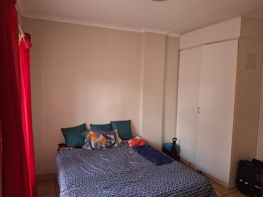 2 Bedroom Property for Sale in Die Wilgers Gauteng